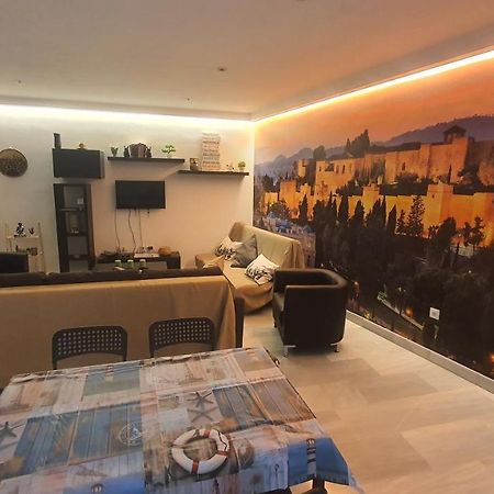 Lyrioshomes Apartamentos Los Treboles Malaga Luaran gambar