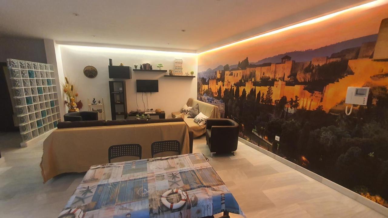 Lyrioshomes Apartamentos Los Treboles Malaga Luaran gambar