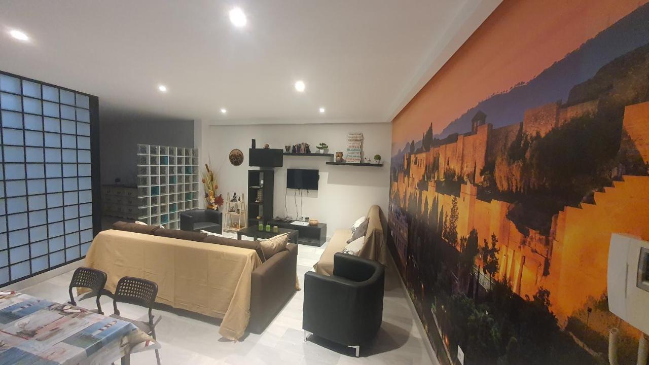Lyrioshomes Apartamentos Los Treboles Malaga Luaran gambar