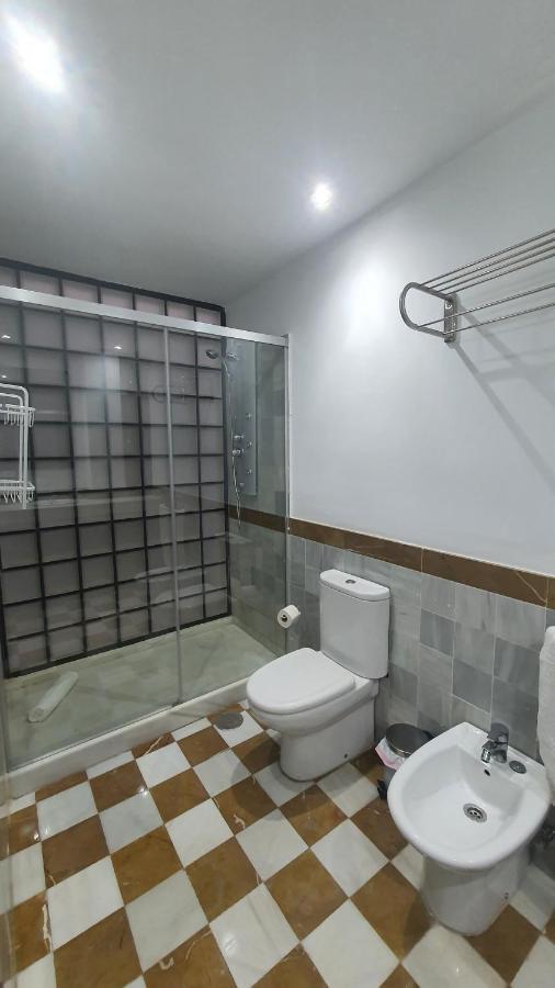 Lyrioshomes Apartamentos Los Treboles Malaga Luaran gambar