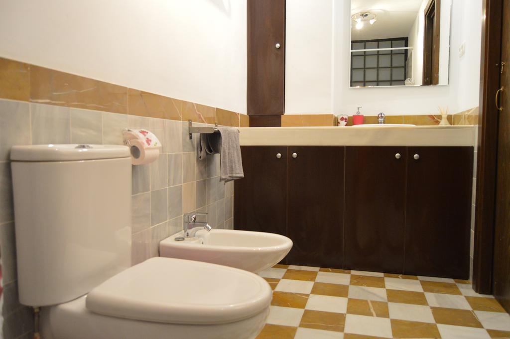 Lyrioshomes Apartamentos Los Treboles Malaga Luaran gambar