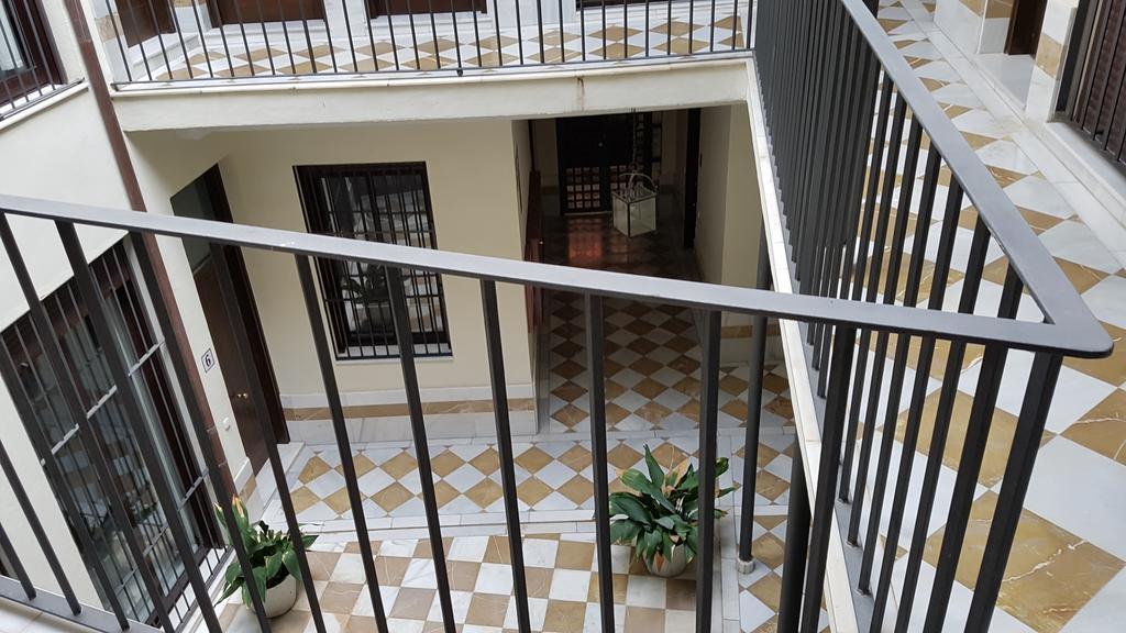 Lyrioshomes Apartamentos Los Treboles Malaga Luaran gambar
